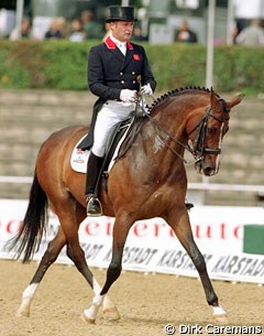 Richard Davison and Hiscox Askari at the 2001 European Championships in Verden :: Photo © Dirk Caremans