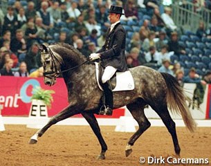 Hans Peter Minderhoud and Rubels at the 2001 Zwolle International Stallion Show :: Photo © Dirk Caremans