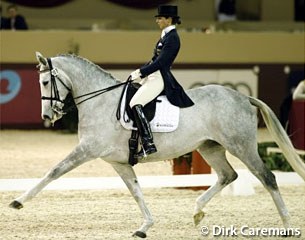 Monica Theodorescu on Renaissance Fleur at the 2002 CDI-W Maastricht :: Photo © Dirk Caremans
