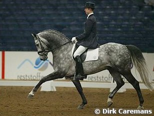 Hans Peter Minderhoud and Rubels at the 2002 Zwolle International Stallion Show :: Photo © Dirk Caremans