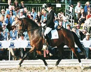 Saskie Lieben Seuter on Wyclef Jones at the 2003 Bundeschampionate :: Photo © Photec.de