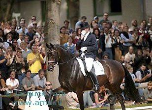 Kathrin Meyer zu Strohen and Poetin win the Bundeschampionate with historic record scores