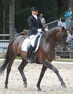 Dorothee Schneider and Kaiserkult TSF at the 2003 Bundeschampionate