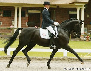 Hans Peter Minderhoud and Whisper at the 2003 Dutch Championships :: Photo © Dirk Caremans