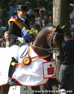 Dorothee Schneider and Kaiserkult TSF win the 2004 Bundeschampionate :: Photo © Astrid Appels