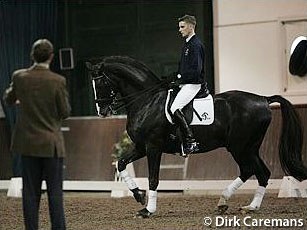 Rudolf Zeilinger coaching Andreas Helgstrand on Blue Hors Don Schufro :: Photo © Dirk Caremans