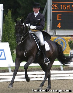 Hubertus Schmidt and Motown win the 2004 German Championship for Professional Dressage Riders :: Photo © Astrid Appels