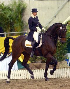 Mary Hanna and Limbo at the 2004 CDI Sydney