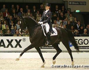 Anky van Grunsven on Salinero :: Photo © Astrid Appels