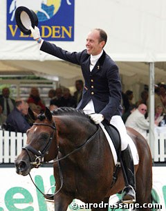 Hans Peter Minderhoud on 2004 World Young Horse Champion Florencio :: Photo © Astrid Appels