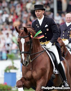 Steffen Peters on Floriano :: Photo © Phelpsphotos.com