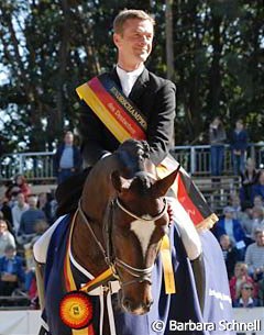 Dr. Ulf Möller and Sir Donnerhall win the 5-year old division at the 2006 Bundeschampionate :: Photo © Barbara Schnell