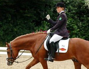 Helena Camp finishes a great ride on Voyager at the Duisburg BuCha Qualifier :: Photo © Barbara Schnell