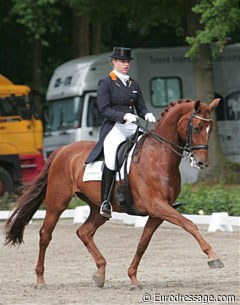 Lotje Schoots and Reine B at the 2008 CDI-YR Weert :: Photo © Astrid Appels