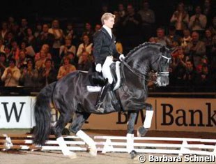 Edward Gal and Totilas win the 2009 CDI Stuttgart :: Photo © Barbara Schnell