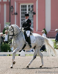 Julia Knickenberg on Laertes. Grey horses are the best to photograph!!