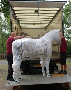 The horse statues arrive to be placed all over Rotterdam