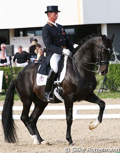 Carl Hester and Uthopia at the 2011 CDIO Saumur :: Photo © Silke Rottermann