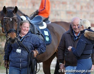Italians Michele Betti and Silvia Rizzo sharing a laugh while groom Sandra takes care of Hot Chocolate (by Sandro Hit)