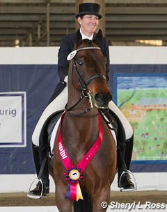 Kathleen Raine on her 9-year old KWPN stallion Waku Waku (by Sir Sinclair x Havidoff)