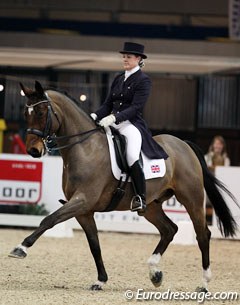 British Alex Hardwick showed with really nice, light and steady contact should like!! She rode her mom's Calvin G (by Contendro x Graf Sponeck).