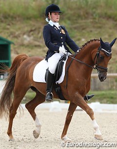 Elise Klaesson and Nadyr du Bois at the 2012 European Pony Championships in Fontainebleau :: Photo © Astrid Appels