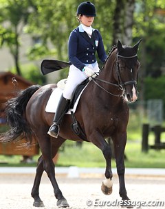 Camilla Mauro and Santo Stefano Francis at the 2012 European Junior/Young Riders Championships :: Photo © Astrid Appels