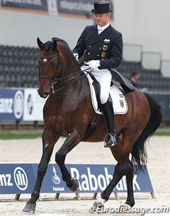 Hubertus Schmidt on the Holsteiner stallion Lento