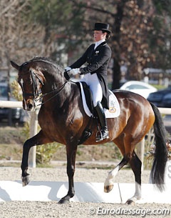 Vicky Smits and Daianira van de Helle at the 2012 CDI Vidauban :: Photo © Astrid Appels