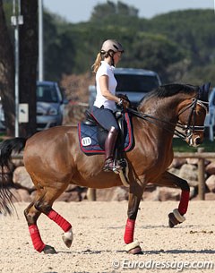 Italian Valentina Truppa also brought her top horse Eremo del Castegno (by Rohdiamant) to the South of France for some schooling