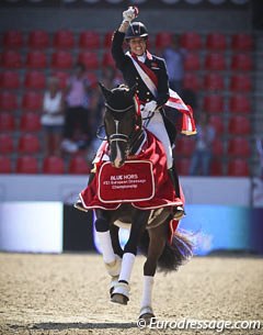 Charlotte Dujardin and Valegro win Grand Prix Special gold at the 2013 European Championships