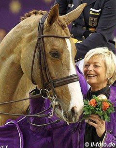 CDI Frankfurt show organizer Ann Kathrin Linsenhoff with Bella Rose
