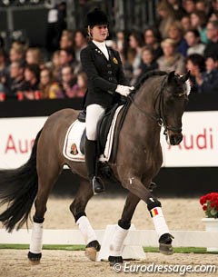 Antonia Arl and Epiascer win the pony kur to music at the 2013 CDN Maastricht