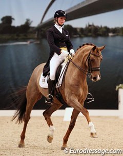 Julie de Ridder and Comtessa had some tough luck when her music stopped playing at the beginning of her freestyle. It took the crew quite a while to fix it, but Julia completed her test and finished fourth