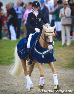 Semmieke Rothenberger and Deinhard B win individual test gold at the 2014 European Pony Championships