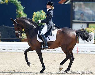 Spanish Morgan Barbançon made her international debut with Vitana V (by Donnerhall). They showed good piaffe-passage and trot extensions, but there were several mistakes in canter and the mare dropped behind the vertical too often