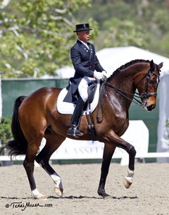 Steffen Peters and Legolas win the Grand Prix and Kur at the 2014 CDI San Juan Capistrano :: Photo © Terri Miller
