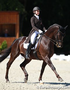 Leonie Guerra on Mocca IV at the 2015 CDI Compiegne :: Photo © Astrid Appels