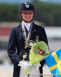 Marina Mattsson with her bronze medal at the 2015 European Young Riders Championships :: Photo © Astrid Appels