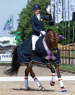 Daphne van Peperstraten and Don Camillo du Bois win the 2015 KNHS FEI Pony Cup in Etten-Leur