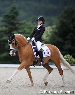 Sara Aagaard Hyrm on Der Harlekin B