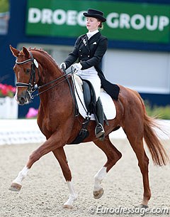 Alesia Chyzh on Hofman