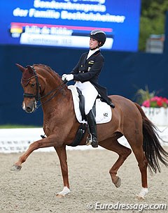 Jill de Ridder on Comtessa