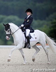 Katharina Ottenwess on Mondsilber
