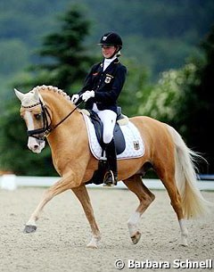 Semmieke Rothenberger on Deinhard B at the 2015 CDIO-PJYR Hagen :: Photo © Barbara Schnell