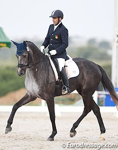 Hugo Pereira won the 5-year old division on the Dutch bred Fiolijn (by Jazz x Democraat), who is owned by the Dutch breeder Hendrik Roelofsen, who lives in Montemor-o-Novo, Portugal :: Photo © Astrid Appels