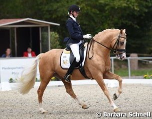 Semmieke Rothenberger and Deinhard B at the 2015 German Youth Riders Championships in Zeiskam :: Photo © Barbara Schnell