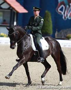 Brazilian Joa Victor Marcari Oliva in his military outfit on Haddington (by Hofrat)