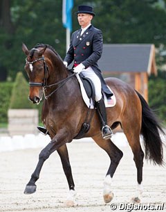 Steffen Peters and Legolas at the 2016 CDI Roosendaal :: Photo © Digishots