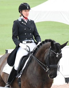 Piaffe Performance awards Susan Jones with the Adult Amateur Achievement Award for her dedication to dressage and efforts with competing throughout the Global Dressage Festival with Connaisseur, Reliance, and Lindor’s Finest